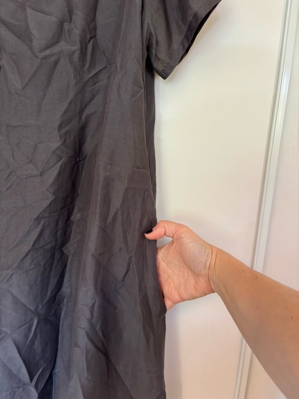 Graham & Spencer Shift Dress Size Medium Minimalist Elevated Basic Puff Sleeve - Picture 3 of 7